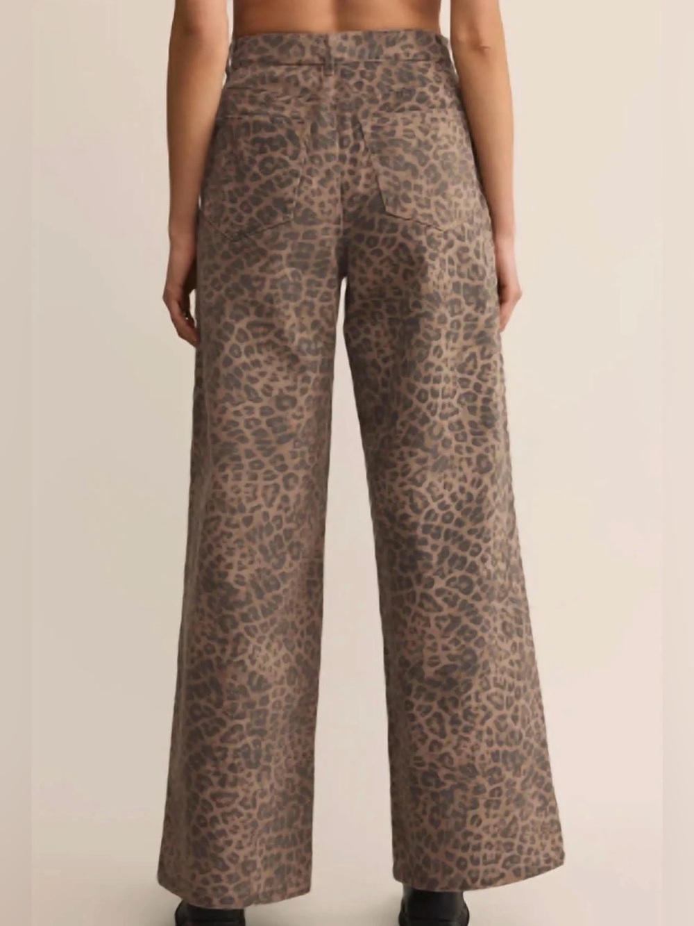 Z Supply Marli Denim Leopard Pants in Natural. Size 26 - Picture 2 of 15